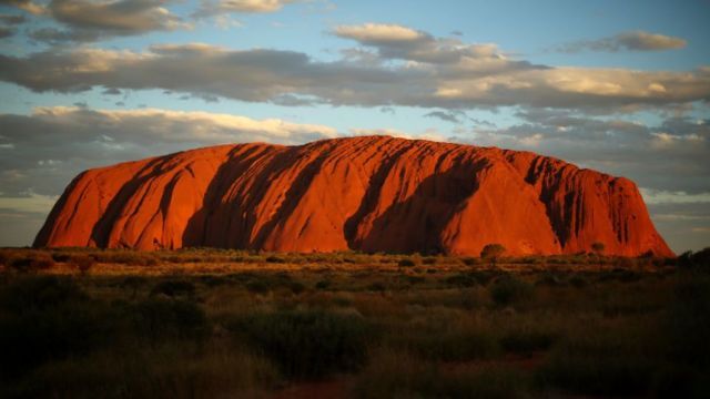 豪州を象徴する観光名所の１つ、「ウルル（エアーズロック）」での登山が禁止に